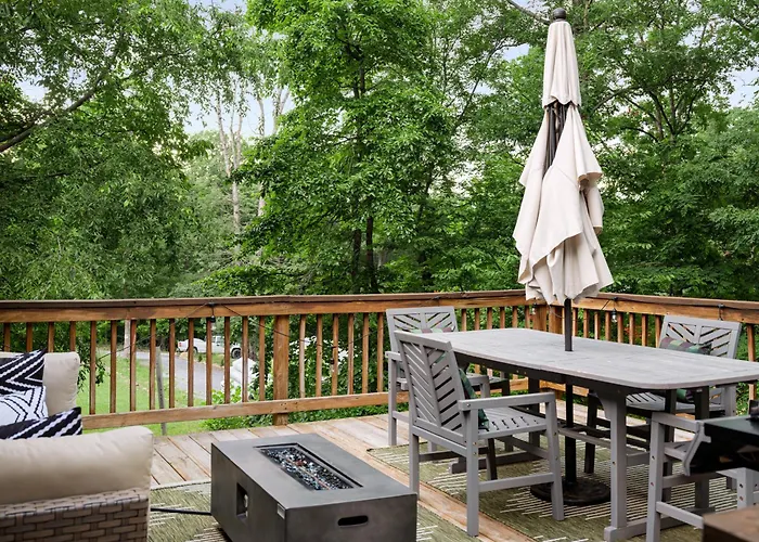 Shenandoah Dog Friendly Cabin With River Access, Hot Tub, Fire Pit, Bbq, Outdoor Dining