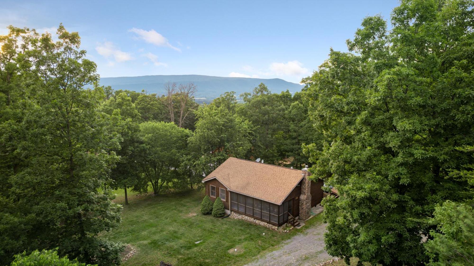 Hilltop Hideaway *